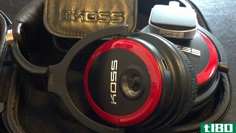 koss striva耳机将无线音乐从您的小玩意或互联网流到您的耳朵