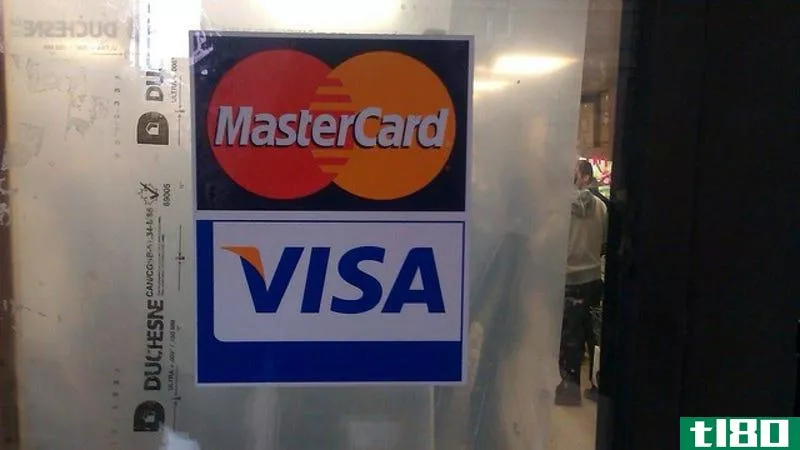 在你最喜欢的商店里留意新的信用卡手续费（并且准备好付现金）