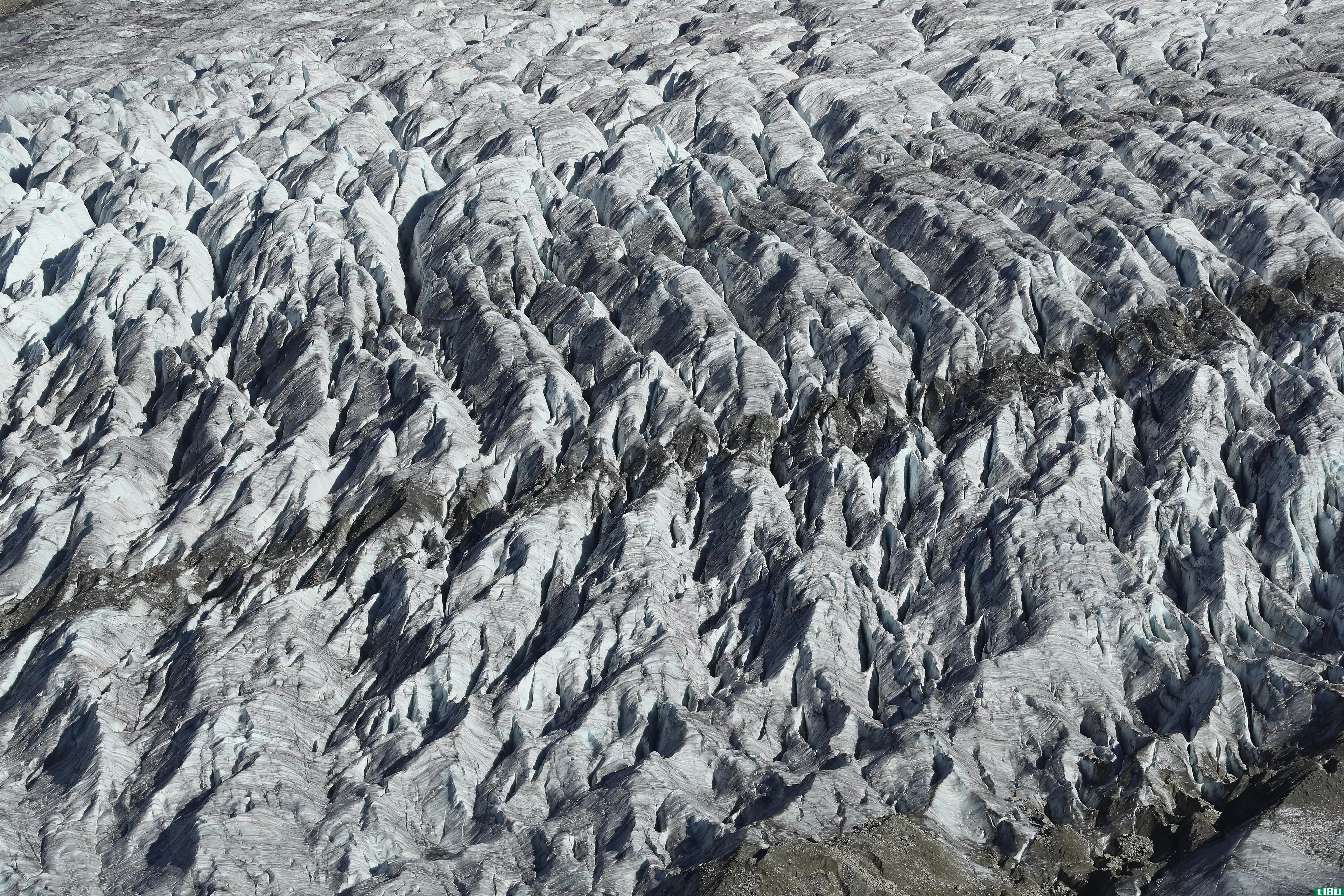 失踪的一对夫妇75年后在融化的瑞士冰川中被发现