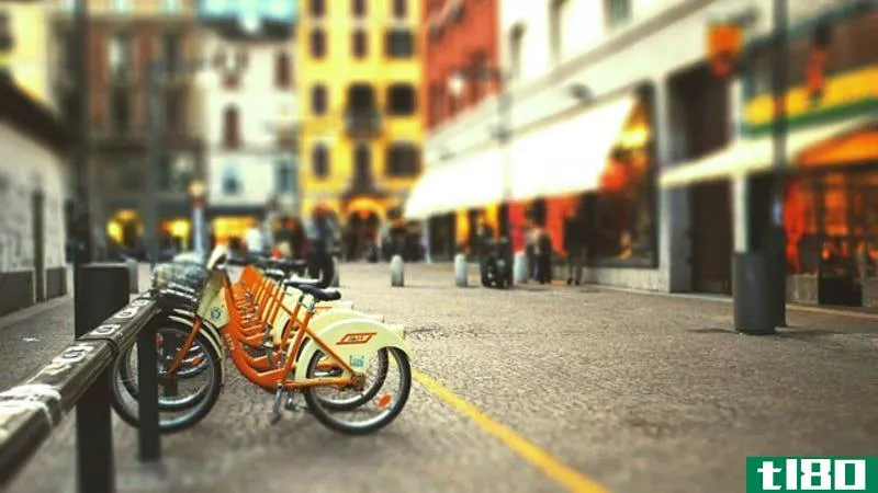 Illustration for article titled Miniaturize Your Desktop with These Tilt-Shift Wallpapers