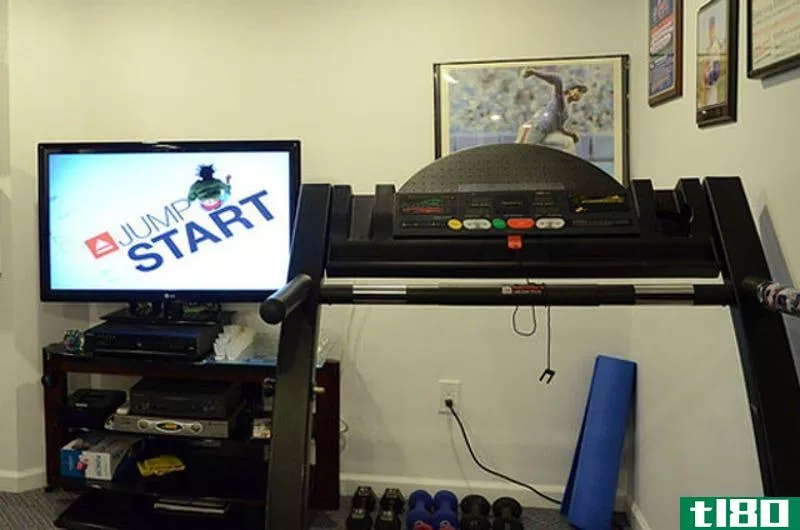 Illustration for article titled Watch a Race Course DVD While Treadmilling to Simulate Running Outside