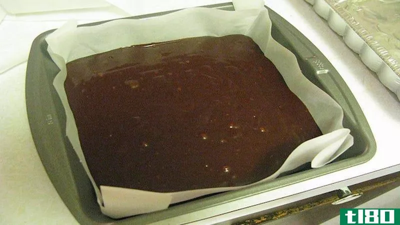 Illustration for article titled Line Your Baking Pan with Parchment Paper for Easy Brownie Removal