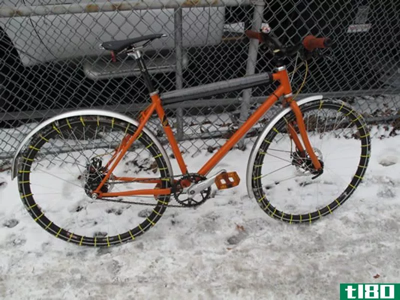 Illustration for article titled Repurpose Zip Ties into Bicycle Snow &quot;Chains&quot;