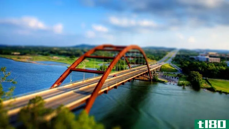 Illustration for article titled Miniaturize Your Desktop with These Tilt-Shift Wallpapers