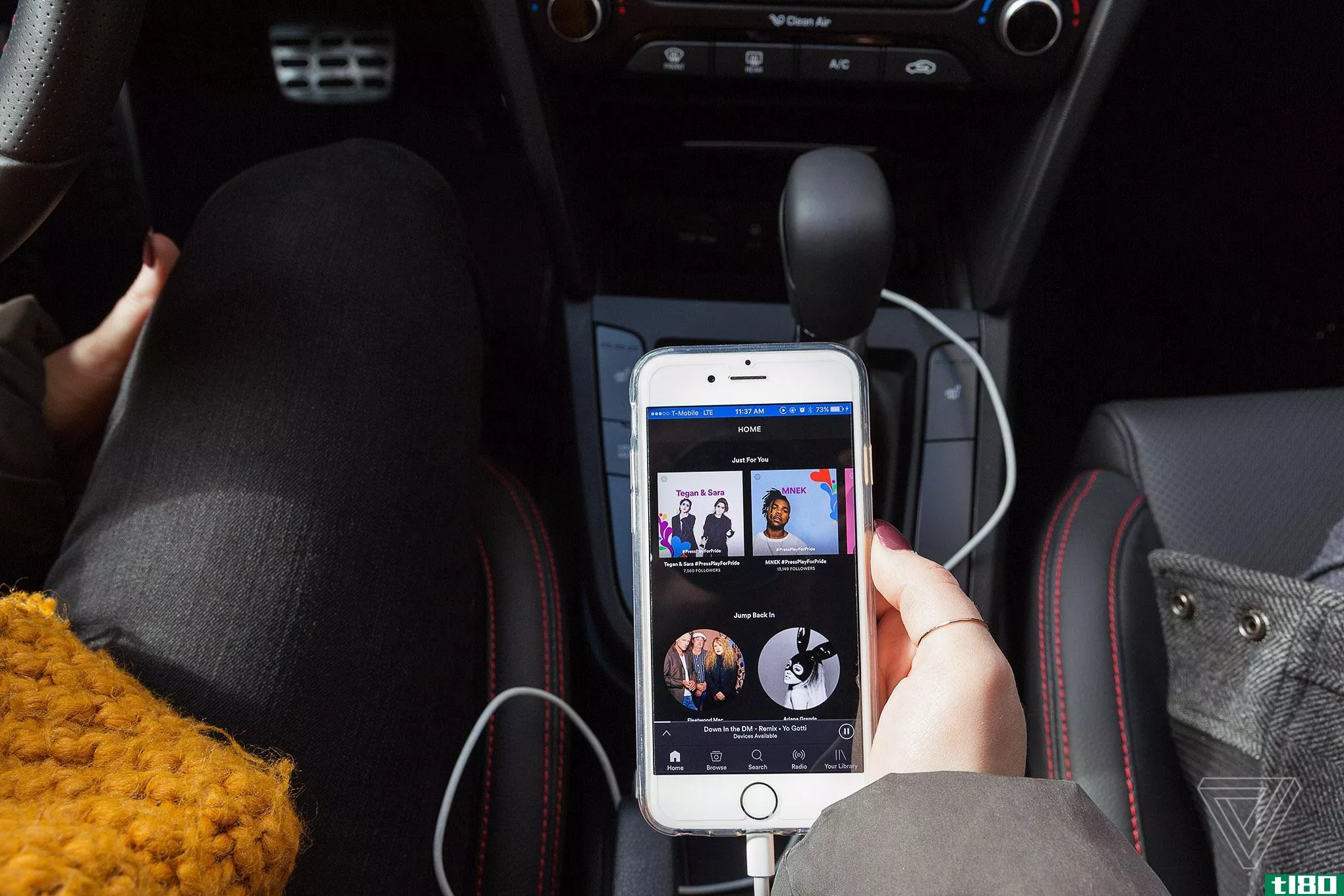 如何阻止同一首歌从自动播放每次你把手机插入汽车