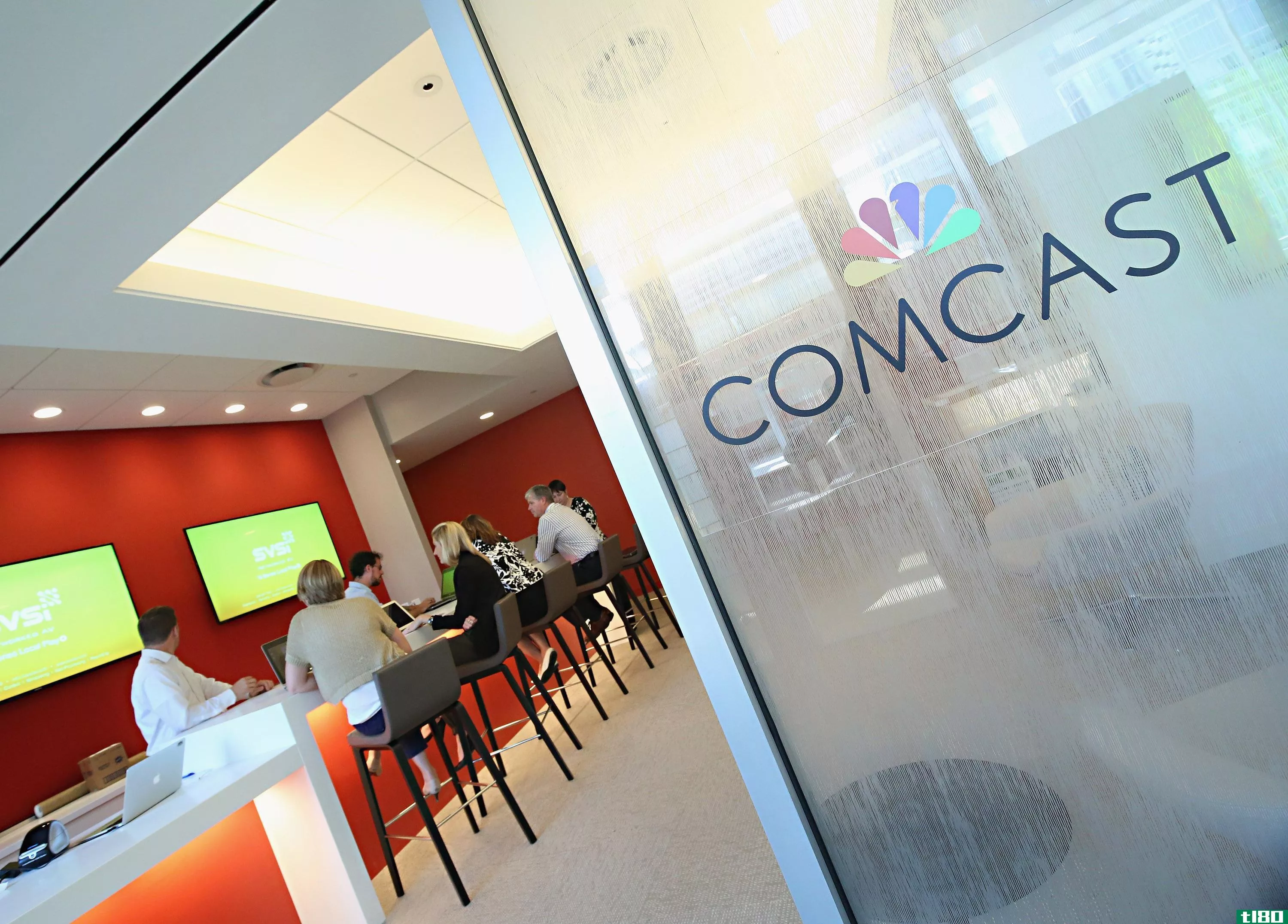 康卡斯特推出了18美元的流媒体电视服务，但只针对自己的宽带用户