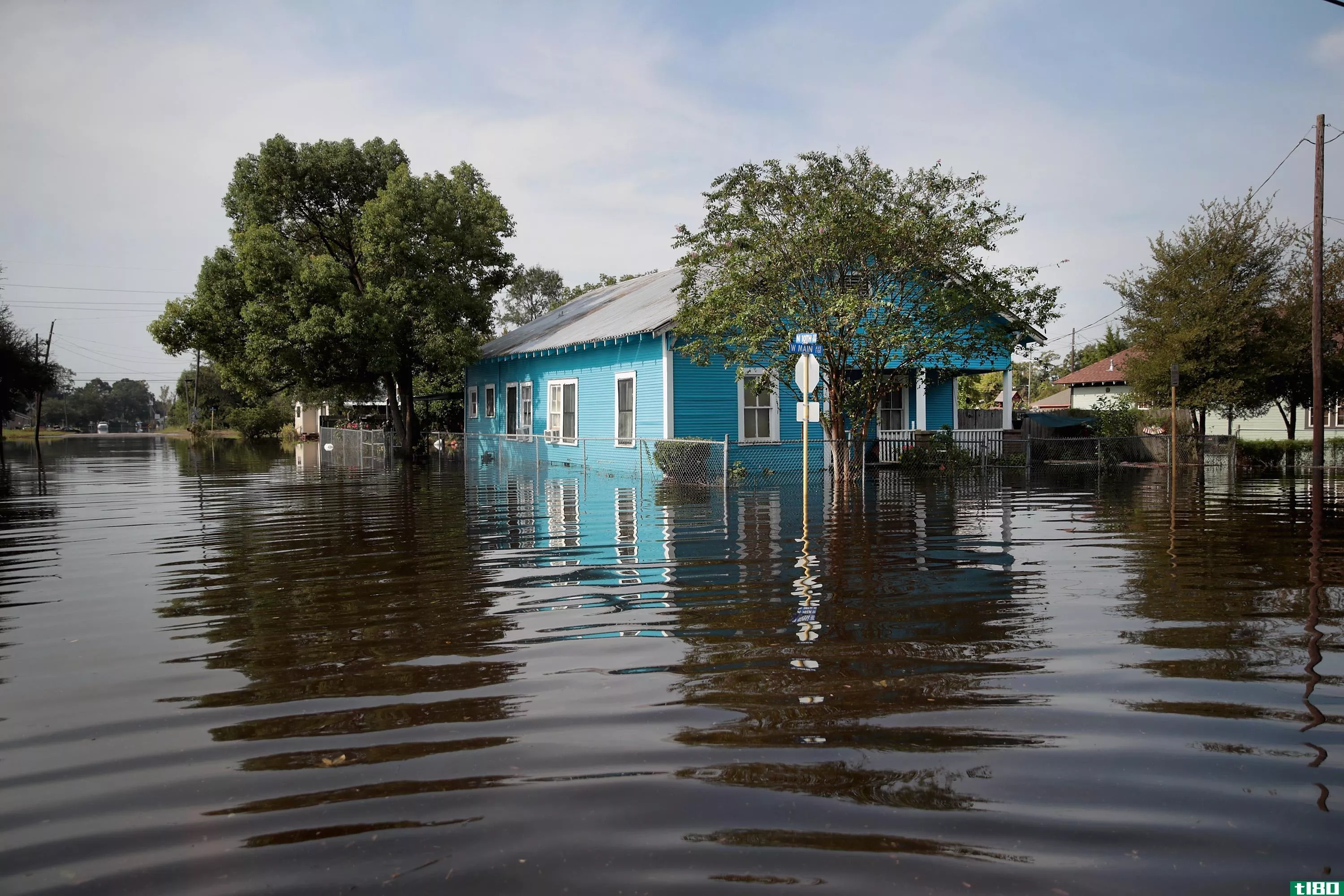 飓风哈维过后，13个休斯顿超级基金网站仍被洪水淹没