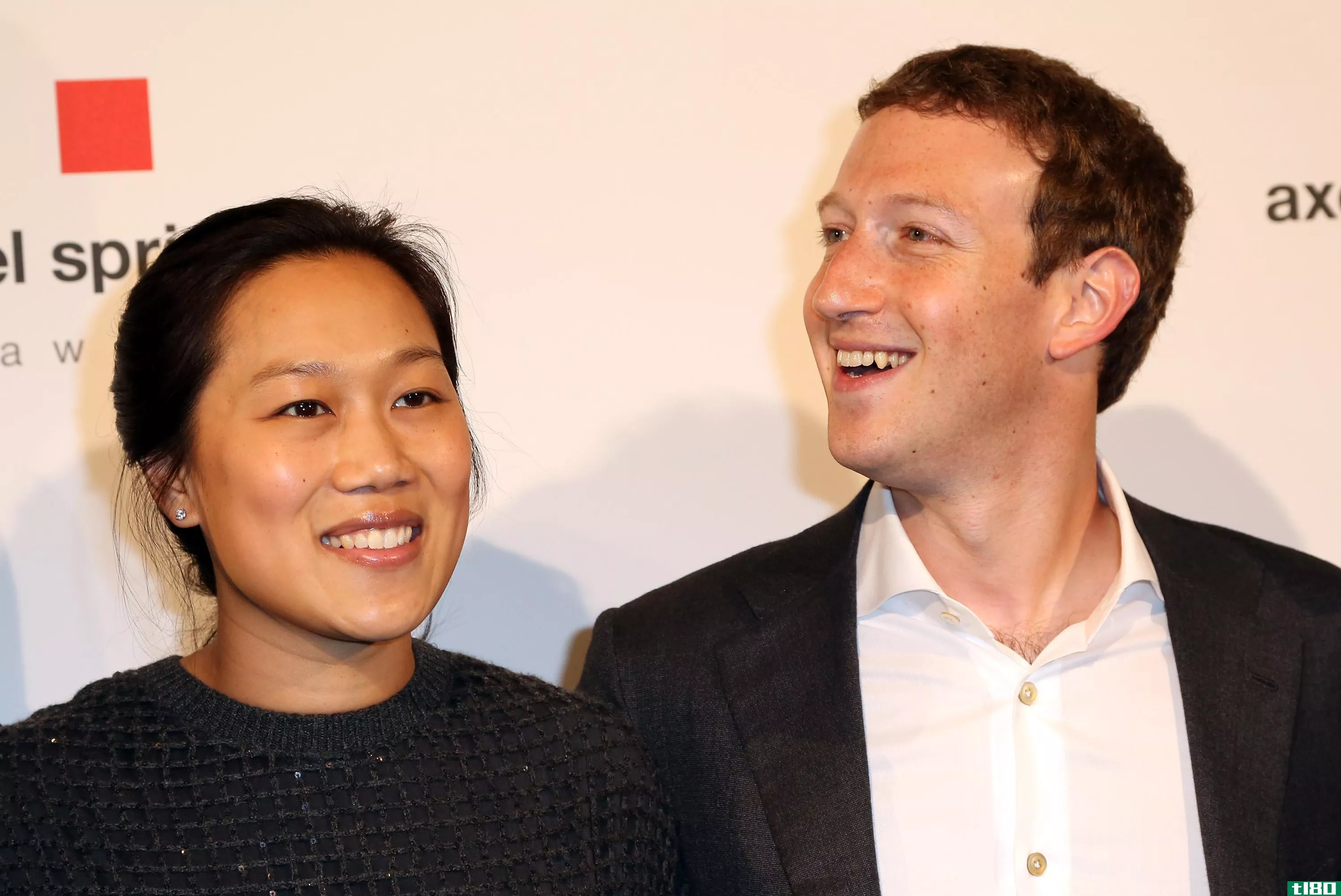 facebook ceo扎克伯格今年将休两个月的陪产假