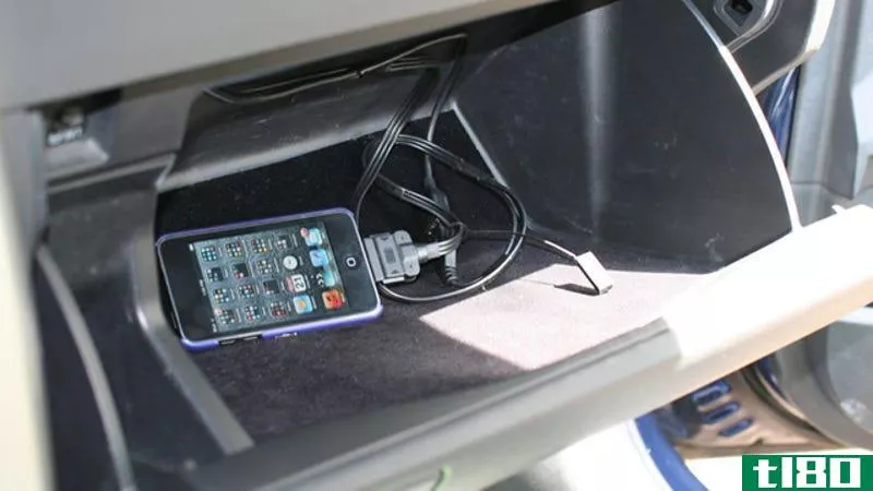 重新利用旧手机作为紧急电话为您的汽车，其他战略位置