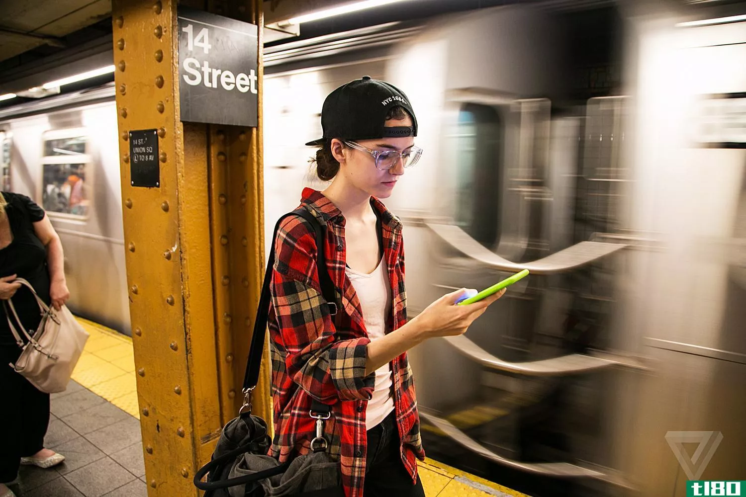 纽约人正在使用地下wi-fi来发泄地铁故障的情绪，而且它正在发挥作用