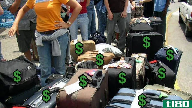 Illustration for article titled Avoid Ridiculous Baggage Fees, Now at an All-Time High of $400+