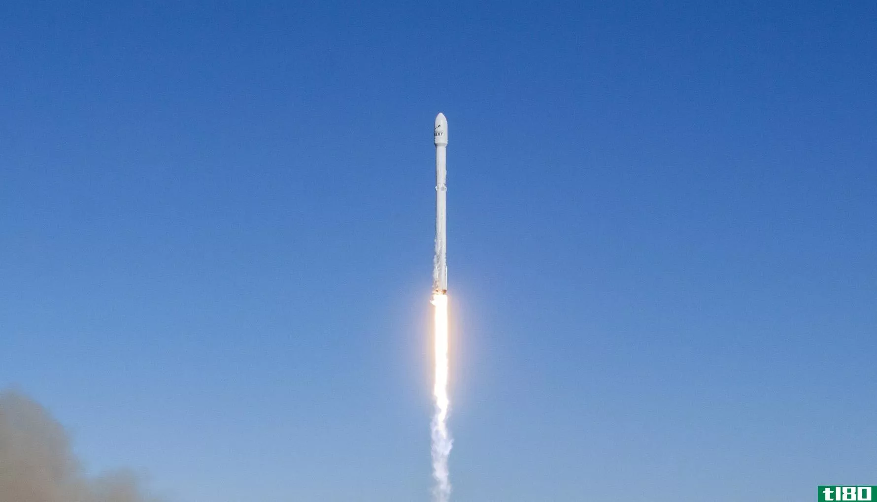观看spacex falcon 9火箭将10颗卫星送入轨道