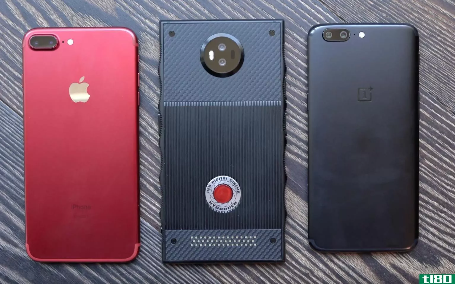 red即将推出的价值1200美元的智能手机是巨大的