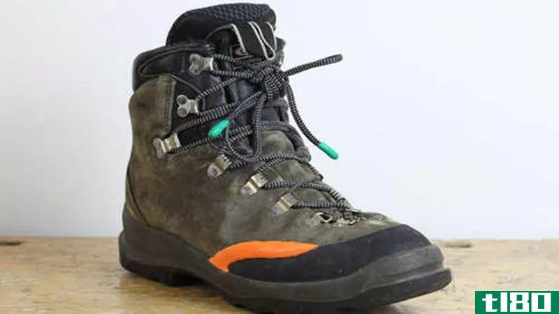 Illustration for article titled Repair Shoes with Sugru