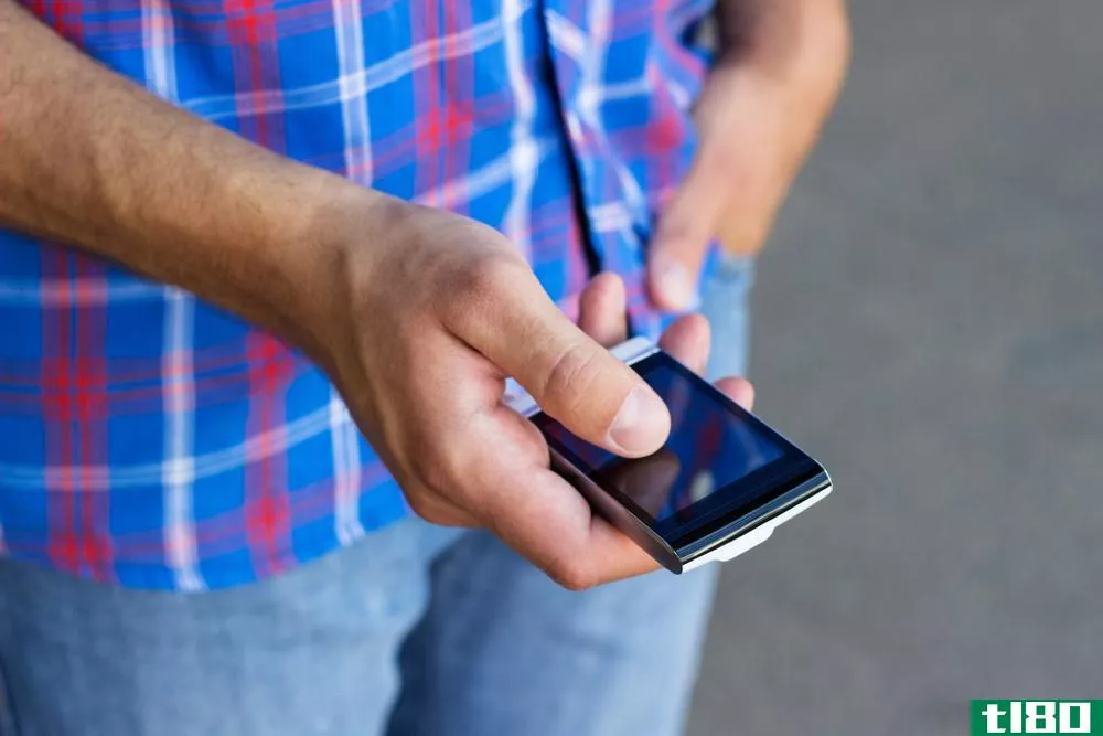 10月份，在火奴鲁鲁的人行横道上发短信会被罚款