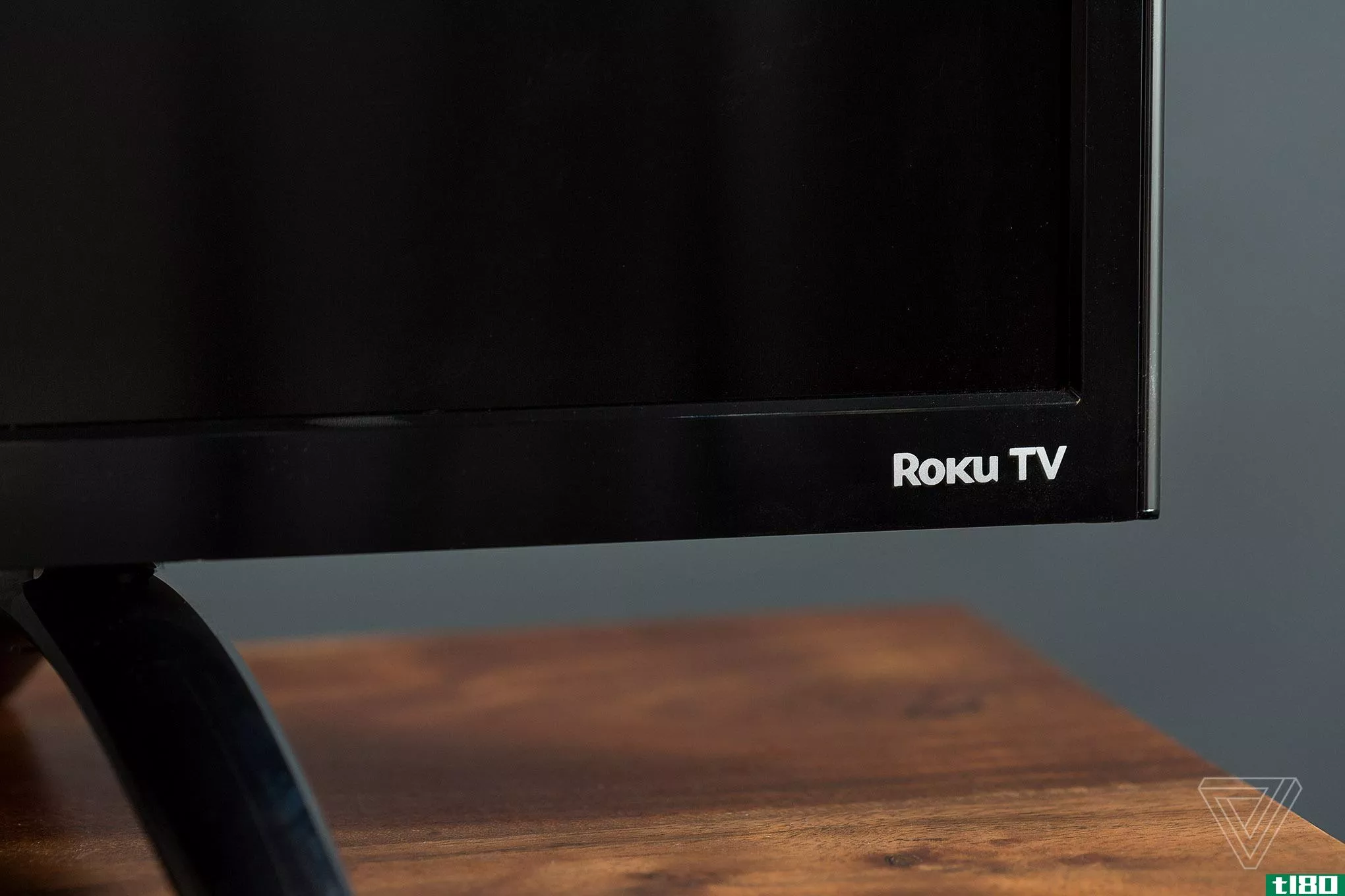 最新的无装饰罗库电视起价250美元