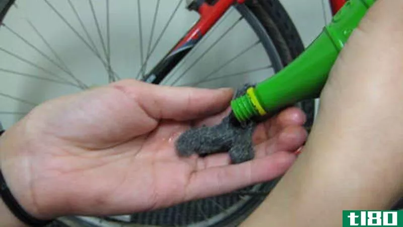 Illustration for article titled Remove Bicycle Chain Rust with Lime Juice and Steel Wool