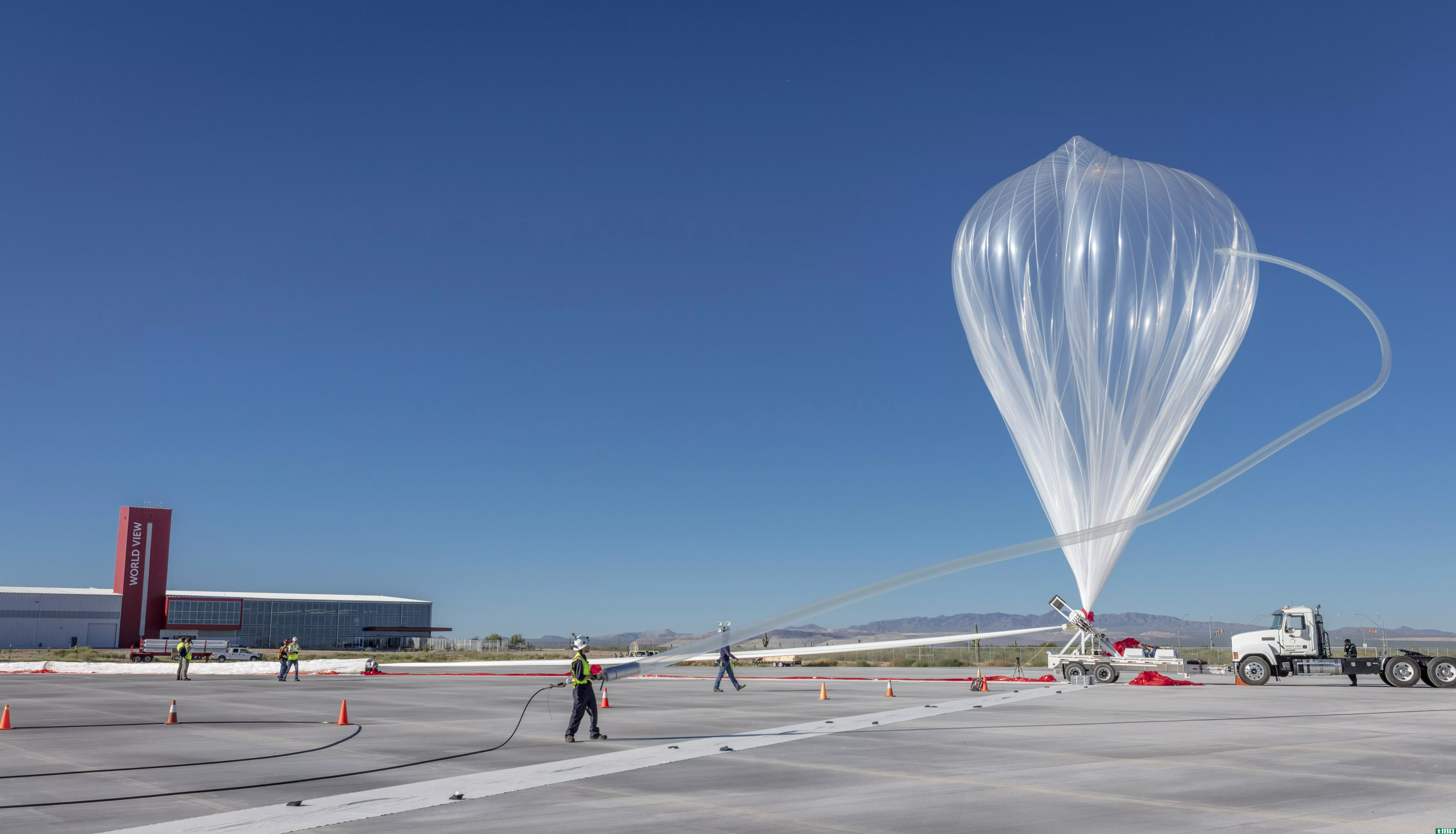 模拟卫星的高空气球完成了迄今为止最长的飞行