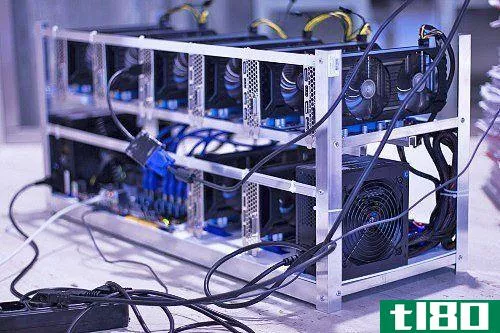 Computing machine used to perform the hash calculation involved in bitcoin mining