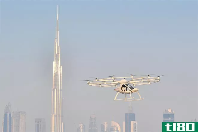 迪拜开始测试无船员双人“飞行出租车”