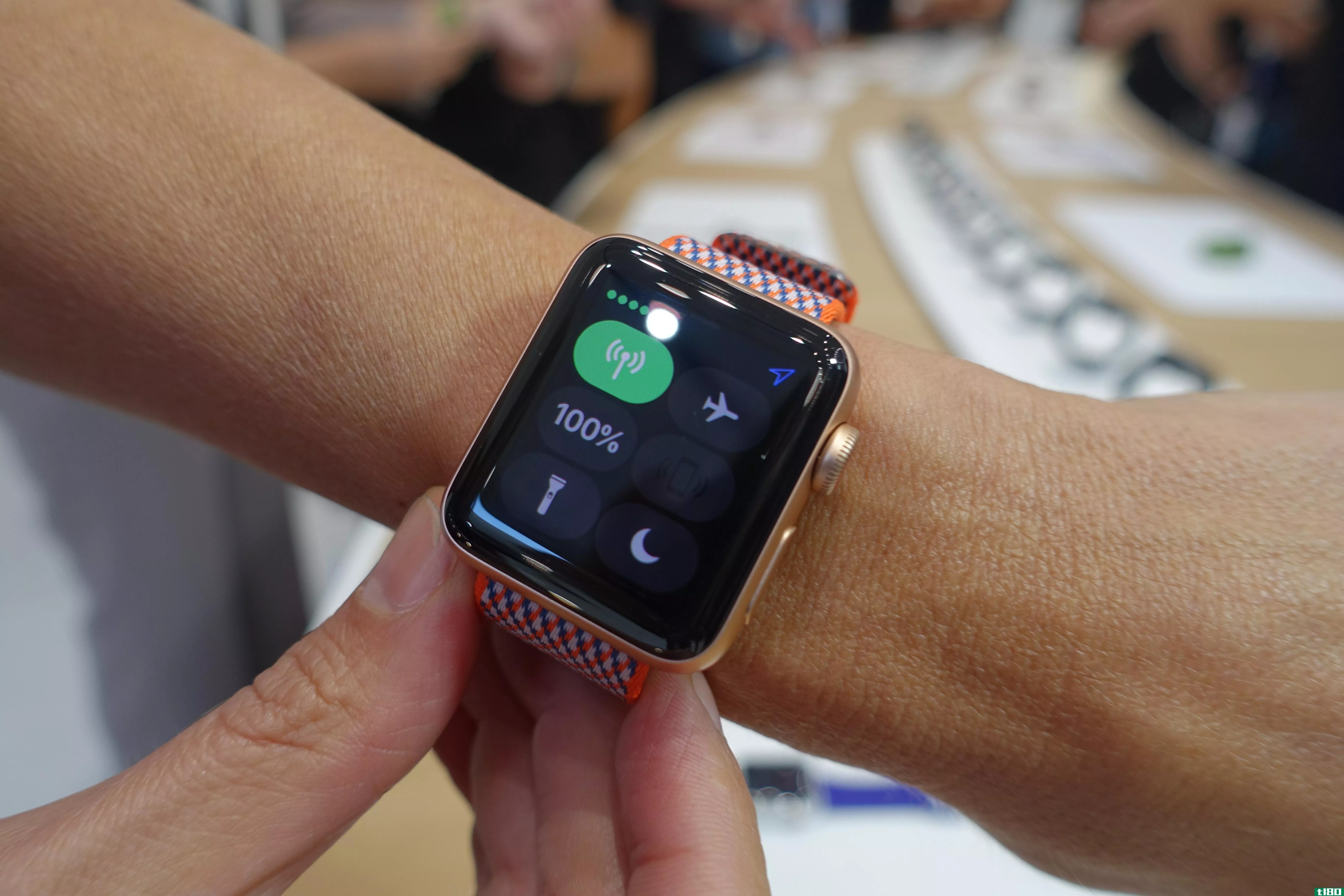 支持lte的apple watch在美国运营商每月售价为10美元