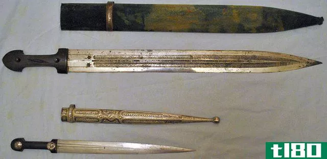 剑(sword)和匕首(dagger)的区别