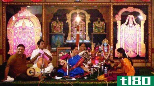 印度斯坦(the hindustani)和康乃馨音乐(carnatic music)的区别