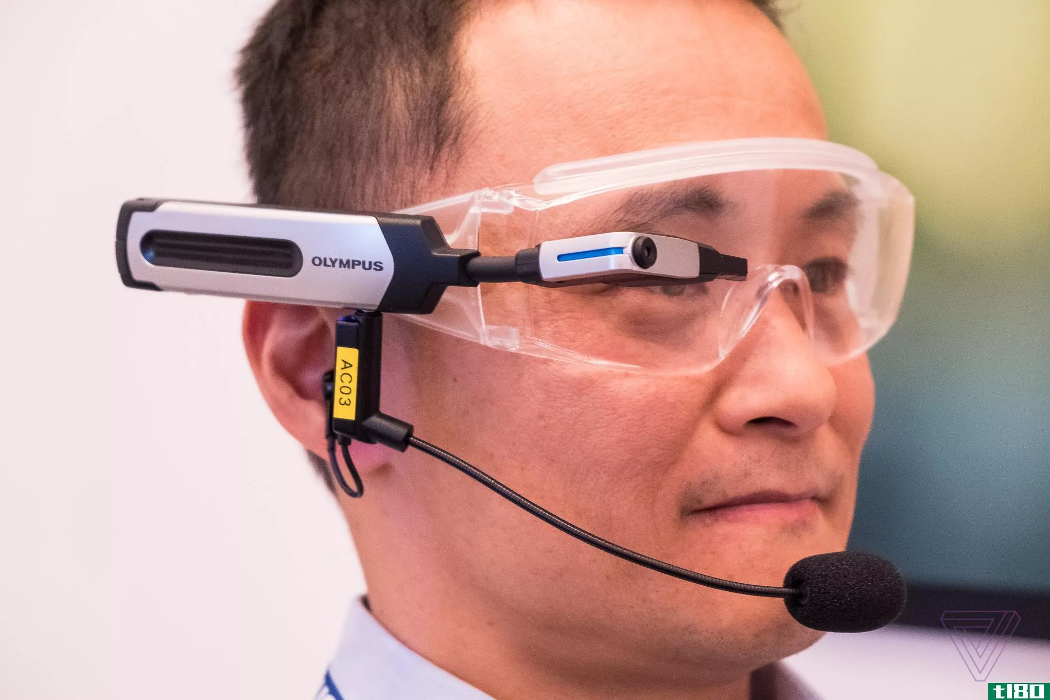 奥林巴斯制造了1500美元的开源智能眼镜
