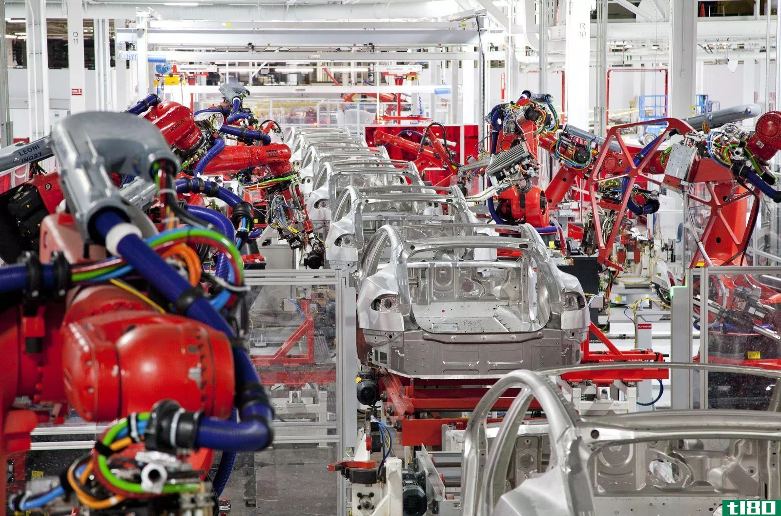 特斯拉收购自动化制造公司，因为它与生产斗争