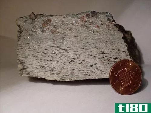 片岩(schist)和片麻岩(gneiss)的区别