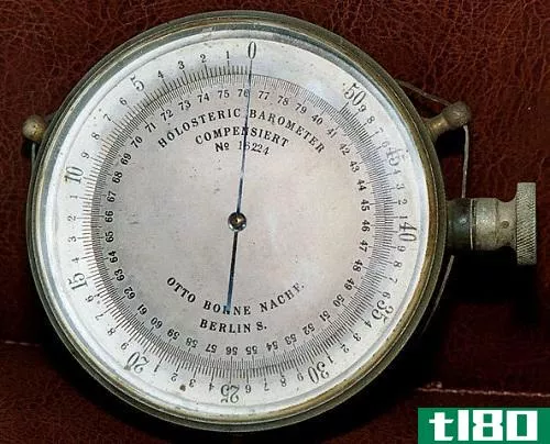 气压计之间的差异(differences between barometers)和压力计(manometers)的区别