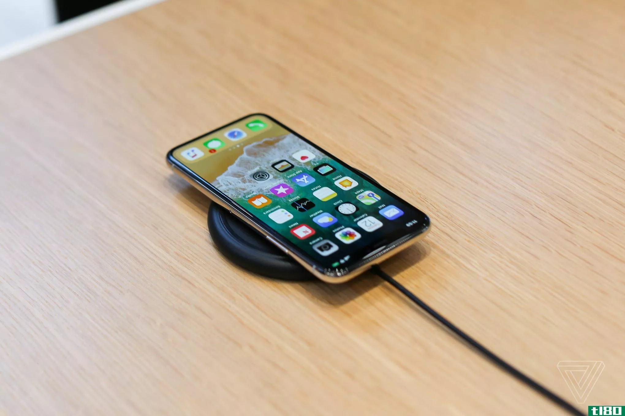 iPhoneX将于11月3日在苹果专卖店上市