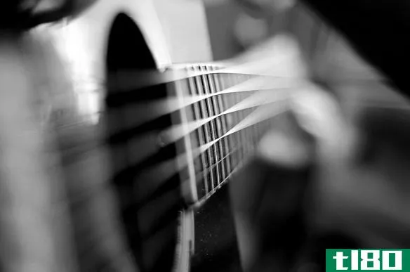 Difference Between Harmonics and Overtones - Guitar_strings