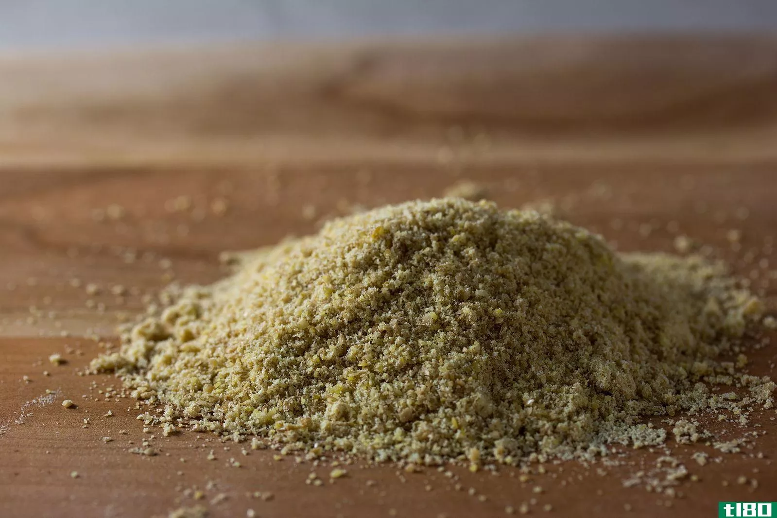 亚麻籽粉(ground flaxseed)和亚麻籽粕(flaxseed meal)的区别