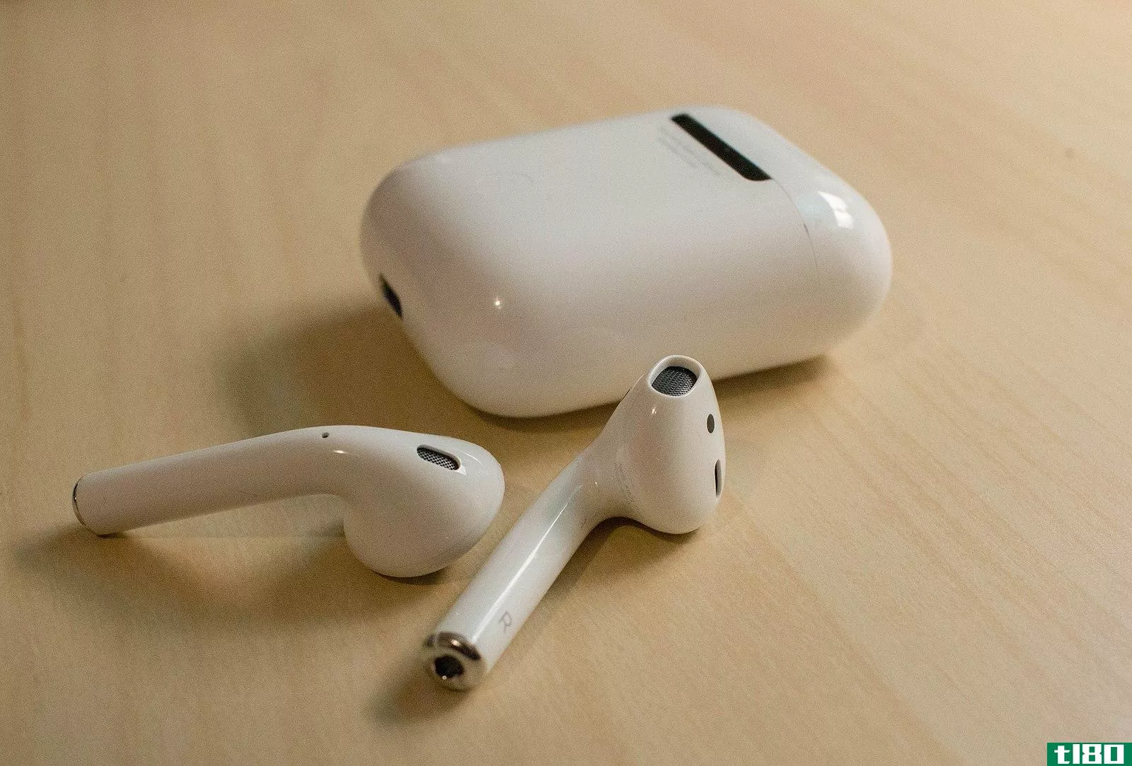 airpods 1号(airpods 1)和airpods 2号(airpods 2)的区别