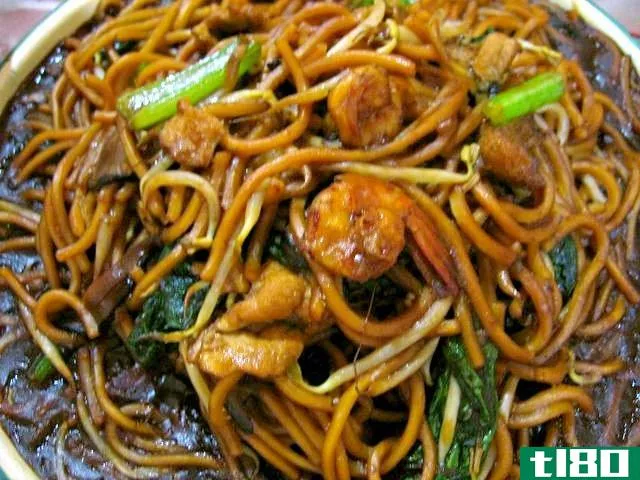 杂碎(chop suey)和炒面(chow mein)的区别