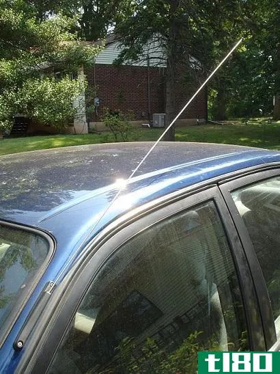 Difference Between Omni and Directional Antenna - Whip_antenna_on_a_Car