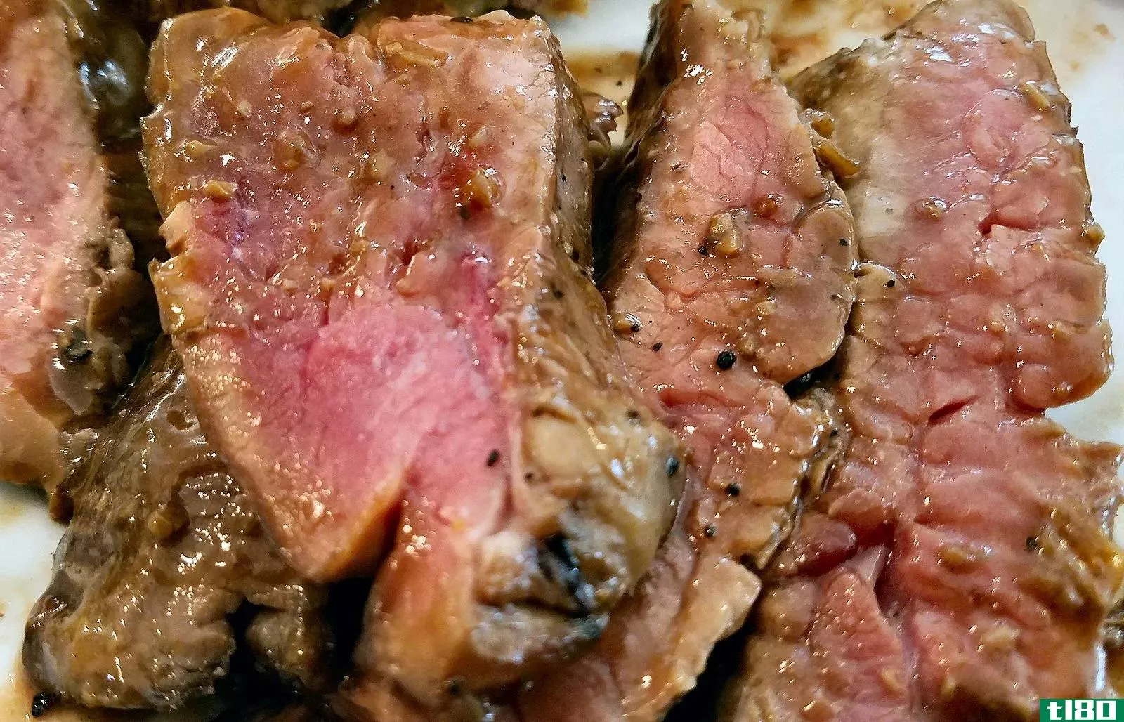 侧翼牛排(flank steak)和伦敦烧烤(london broil)的区别