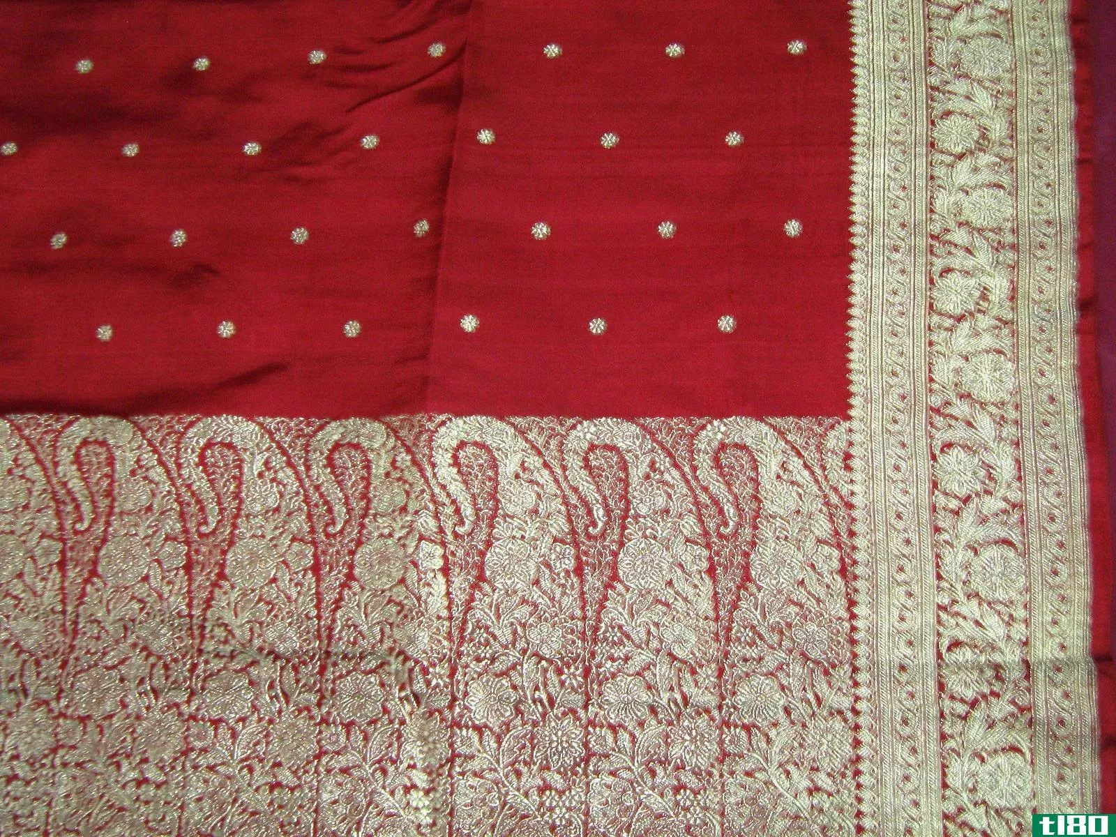 kanchipuram纱丽(kanchipuram saree)和巴纳拉西(banarasi)的区别
